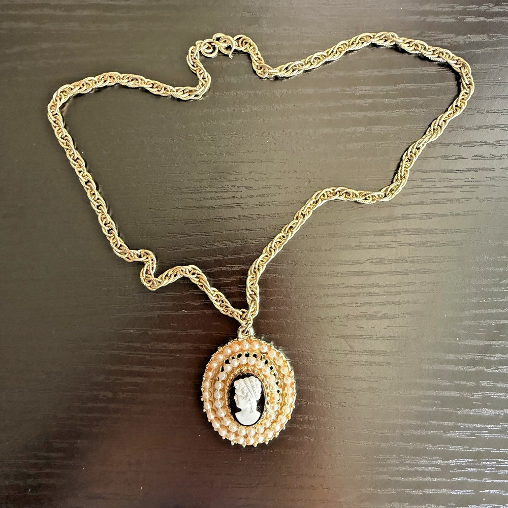 Vintage Cameo Necklace Faux Pearl Gold Tone Pendant Victorian Revival 20”